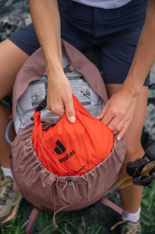 deuter Futura PRO 36 — lifestyle 5