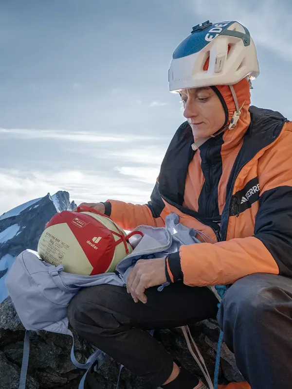 deuter Astro Pro 1000 -19C/-2F — lifestyle 5