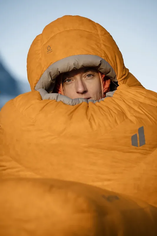 deuter Astro Pro 1000 -19C/-2F — lifestyle 2